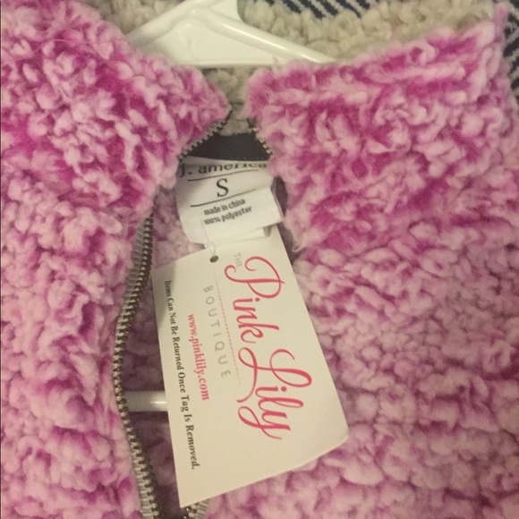 * SOLD * Iced fuschia Sherpa pullover - Picture 3 of 5